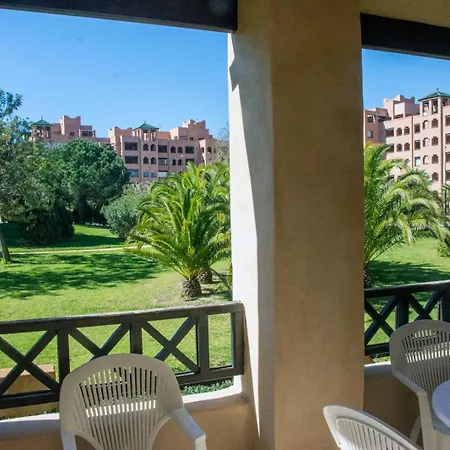 Vista Jardin En Urb. Jardines De Isla Canela. Apartment *